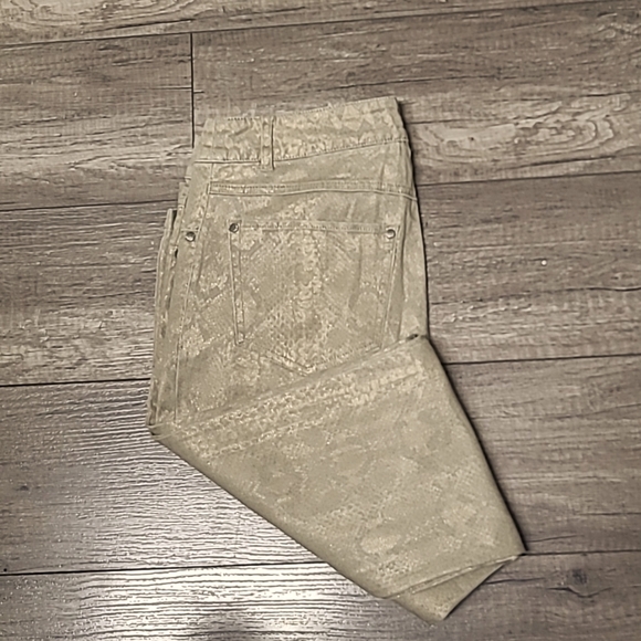 🤗Tribal Faux Snakeskin Pants/Size 6/Free Gift - Picture 4 of 7